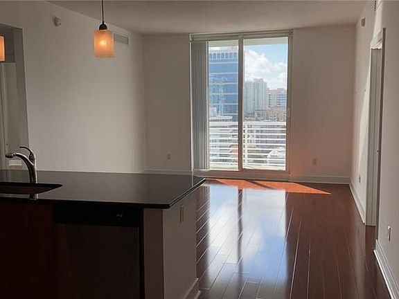 5th image of 315 NE 3rd Ave APT 1705