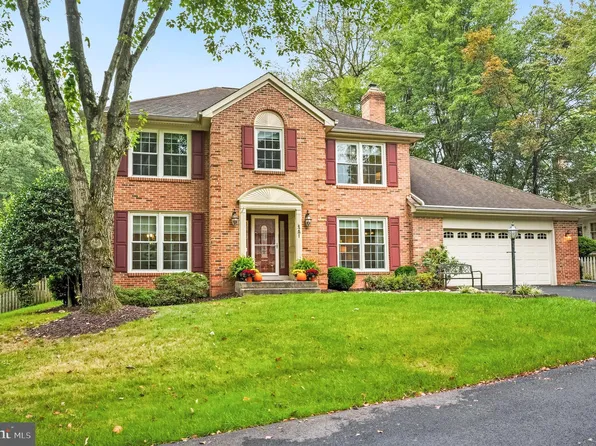 4281 Berwick Pl, Woodbridge, VA 22192