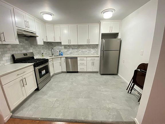 5th image of 9717 94th St #1F
