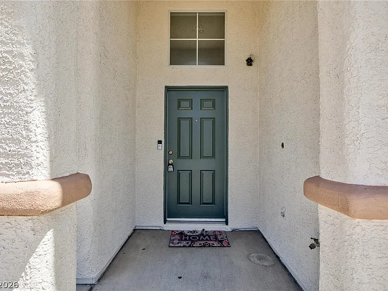 2598 Highland Cliff Dr — Photo 4