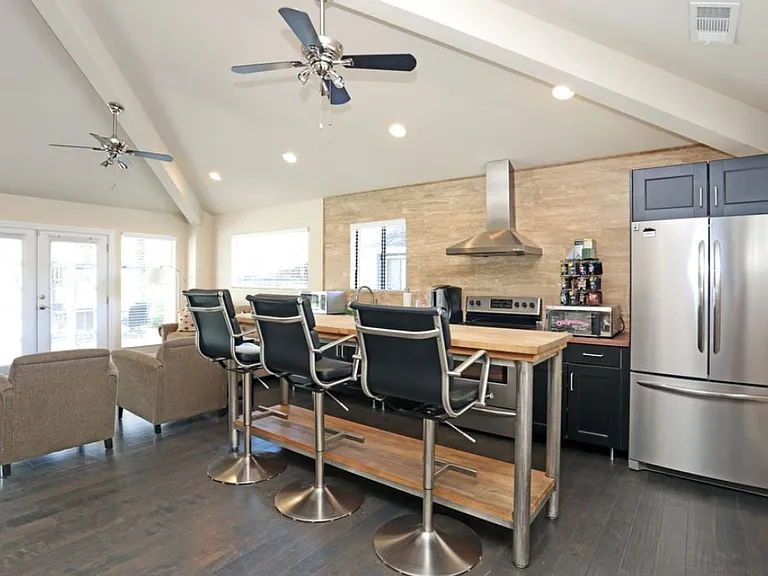 River Park Villas — Photo 9