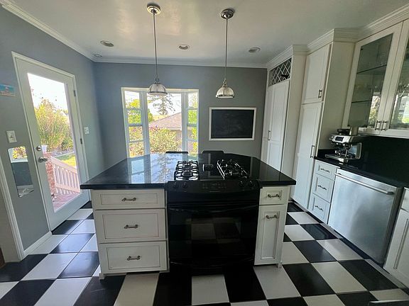 3rd image of 4209 E Theresa St