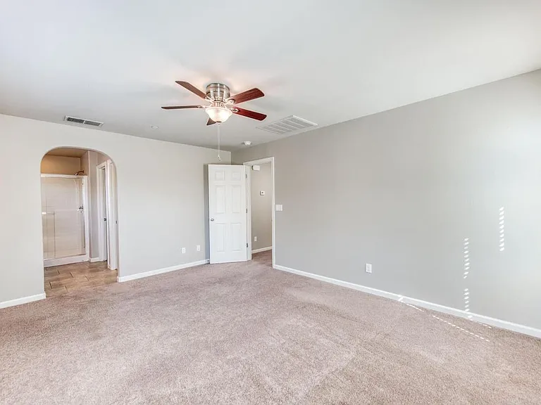 1304 Royalty Way — Photo 22