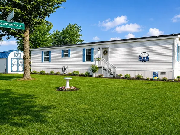 1525 County Line Rd W #55, Manistee, MI 49660