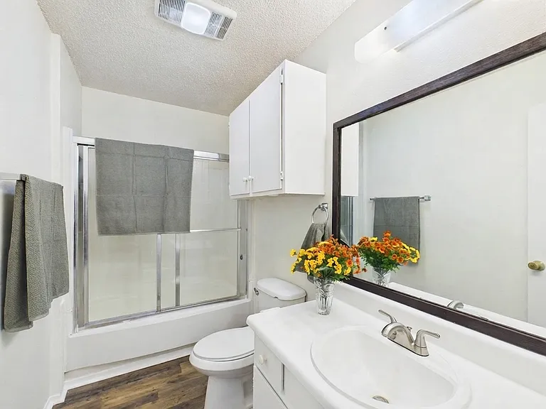 200 Buttercup Dr #201 — Photo 8