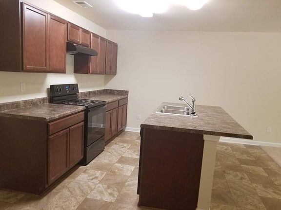 2nd image of 2105 Belmont Cir