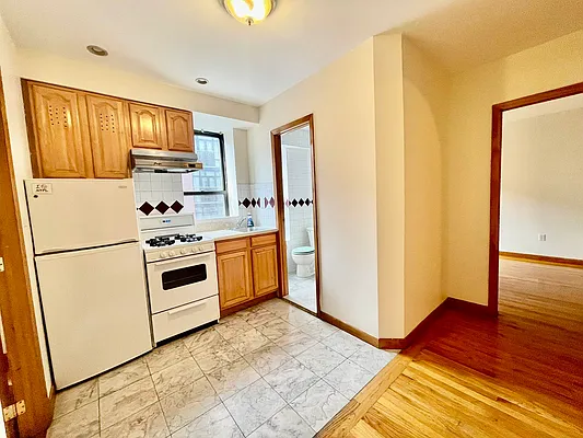 Rented by J PRESTON AND ASSOCIATES INC | media 11