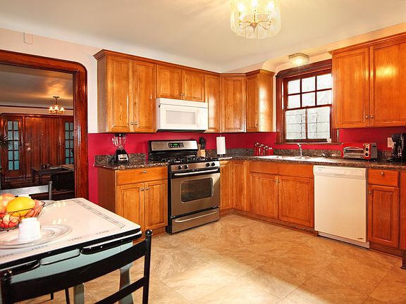 Fully appointed kitchen