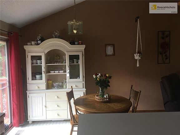 5th image of 15806 Vicie Ave