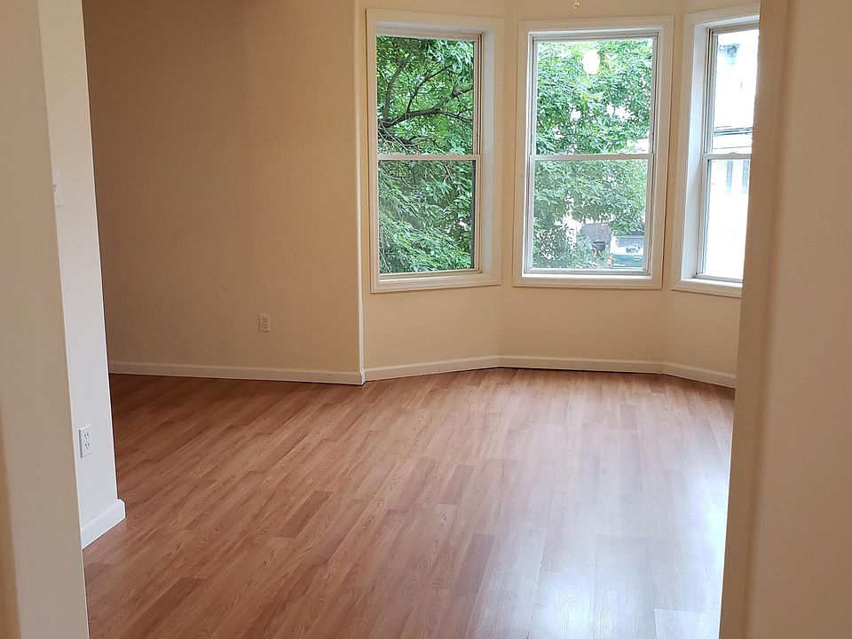 1st image of 270 Parker St APT 2