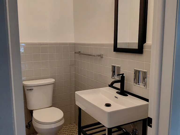 12505 Dunwoody Dr — Photo 3