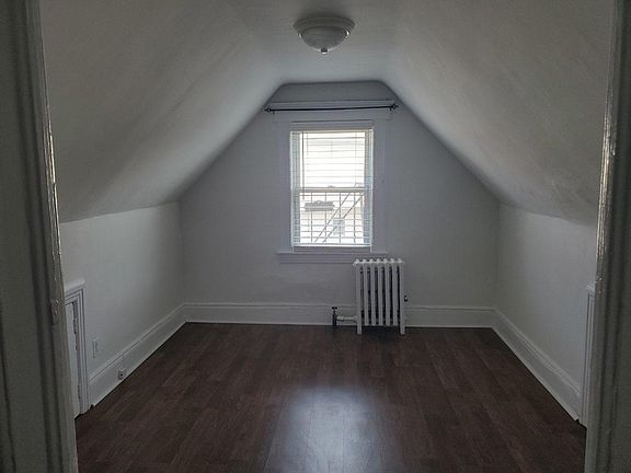 3rd image of 106 Lincoln Pl Floor 3