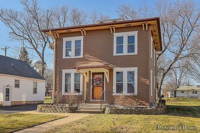 1st image of 207 N Hiawatha St