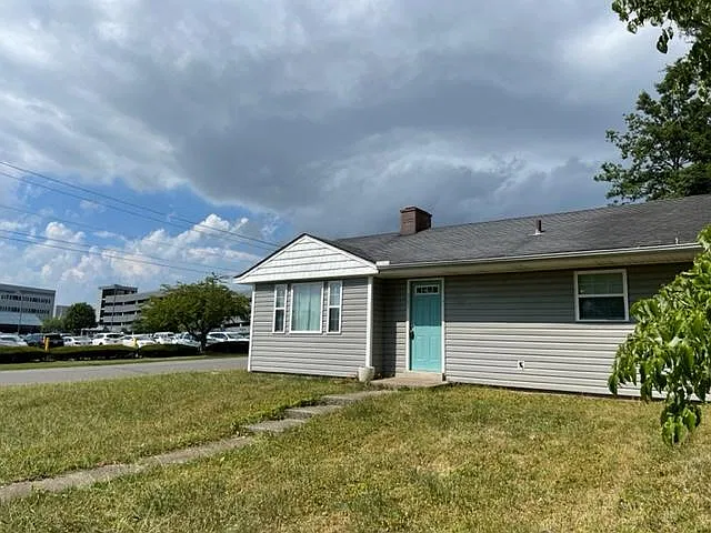 3 bed, 912 sqft, $1,500 — Photo 1