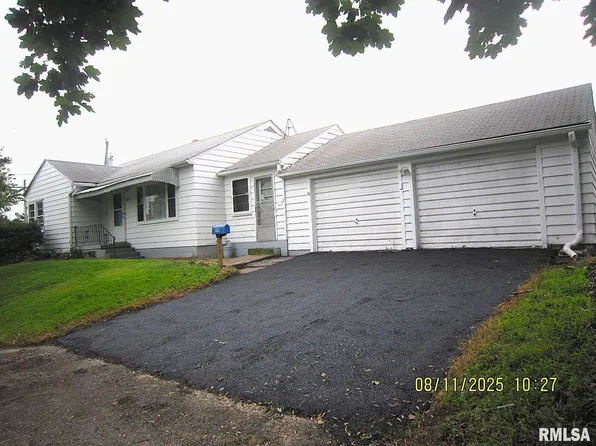 901 29th Ave, Rock Island, IL 61201