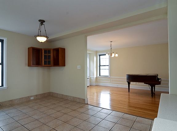 5th image of 7321 S South Shore Dr APT 11C