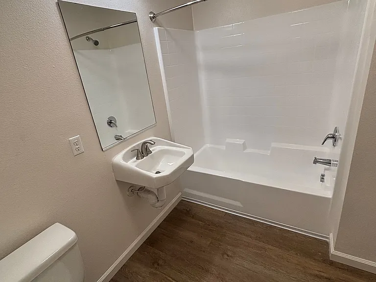 838 N Palm Ave #A-102 — Photo 10
