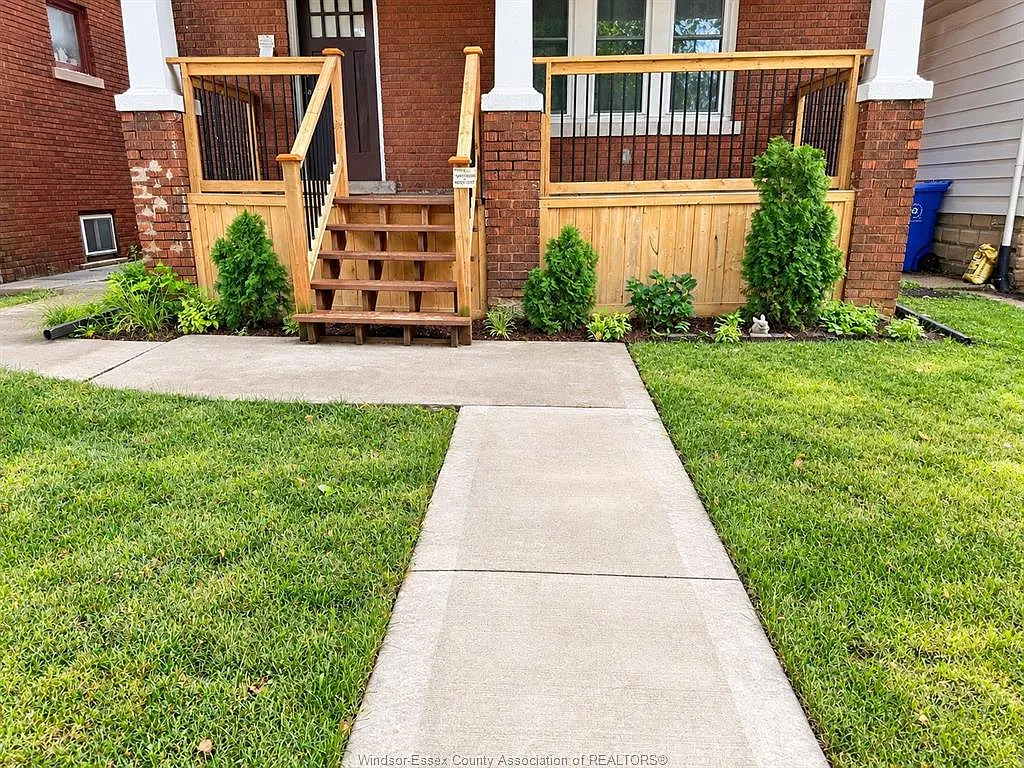 6 bed, $2,200 — Photo 2