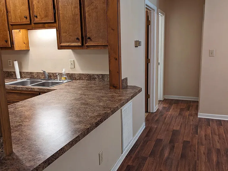 2510 Olde Oaks Ln #B — Photo 5