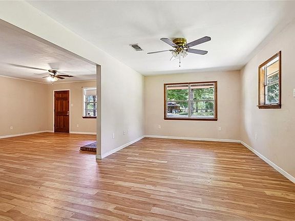 3rd image of 114 West St