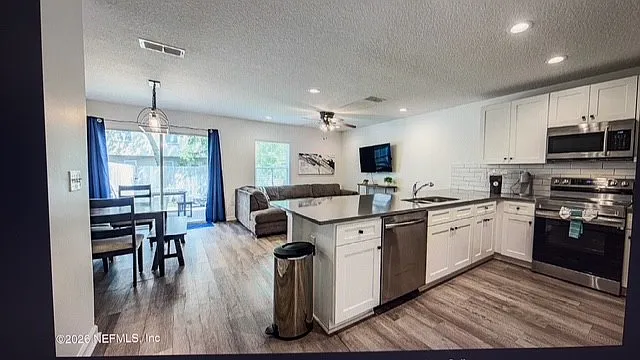 3589 Drexel St — Photo 2