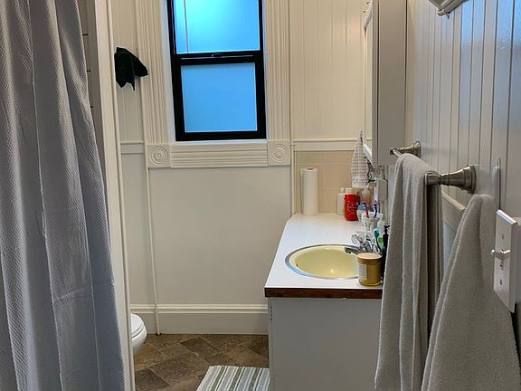 5th image of 528 N State St APT A