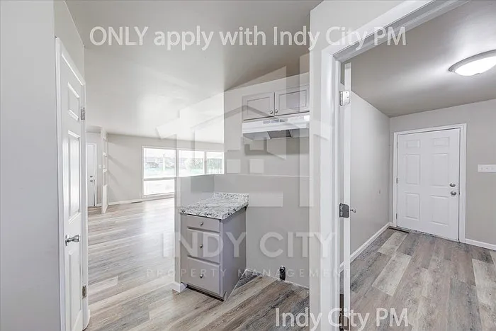 3118 N Richardt Ave — Photo 8