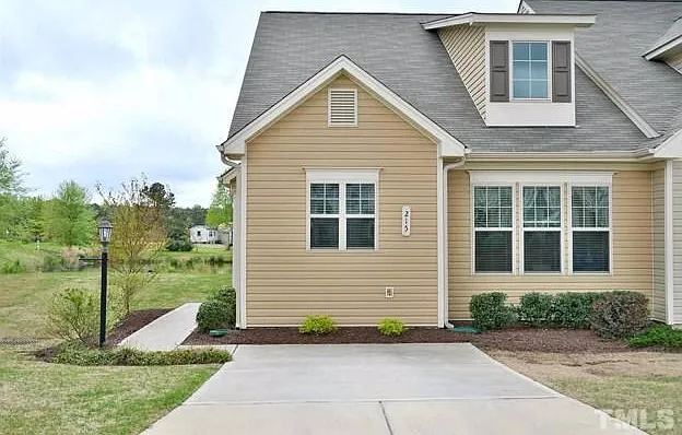 2 bed, 2.5 bath, 1744 sqft, $1,850 — Photo 1