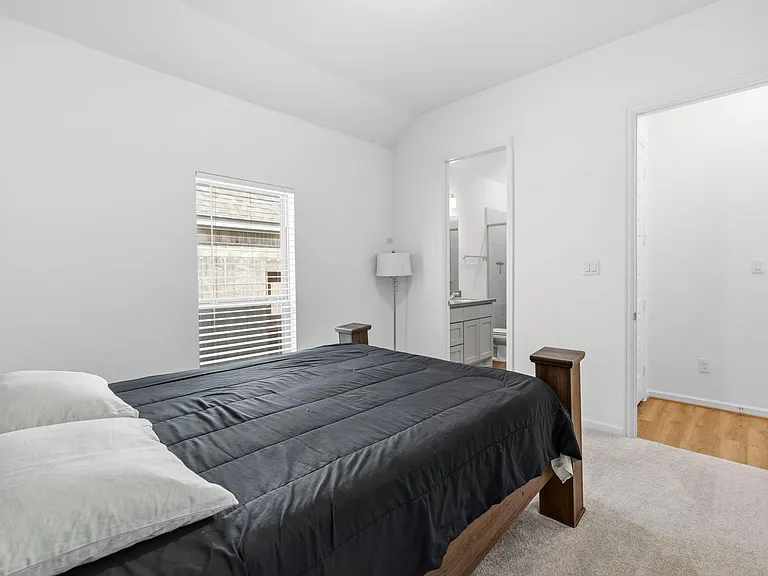 11951 Sawgrass Dr — Photo 18