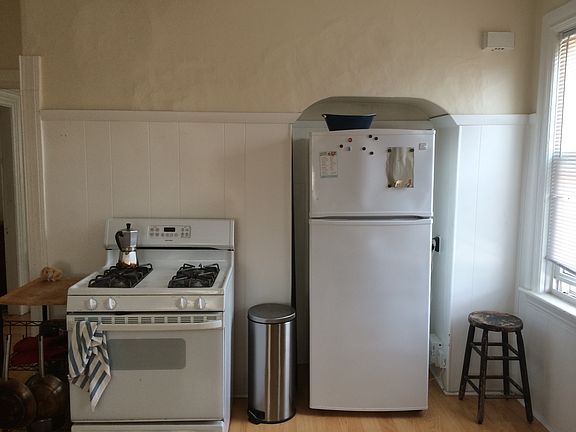 4th image of 44 America St #1