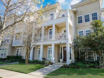 210 Breezy Way, The Woodlands, TX, 77380