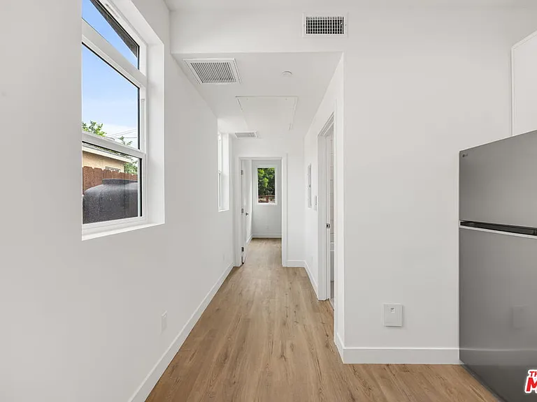 11253 Hatteras St #1/2 — Photo 4