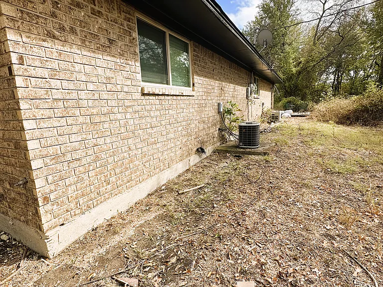 103 Redbud Ct — Photo 15