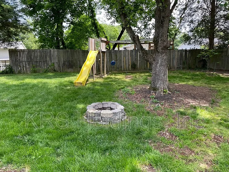 8011 Beckner Ct — Photo 16