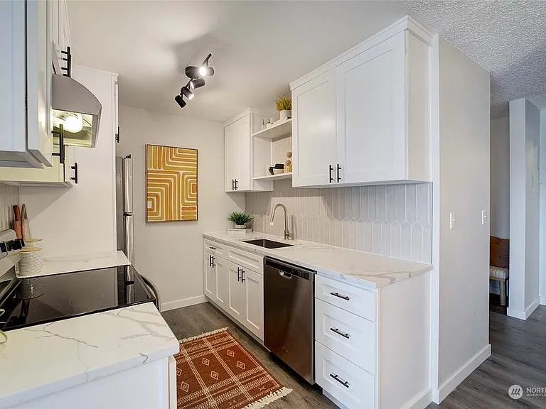 400 Melrose Ave E #302 — Photo 11