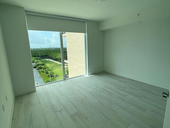 4th image of 301 NE 3rd Ave #A4