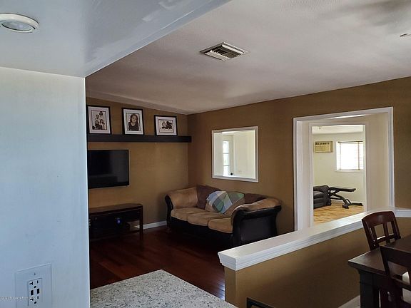 4th image of 7912 Tujunga Ave