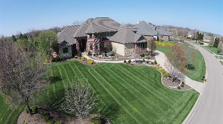 1st image of 4689 Maxwell Dr