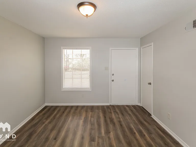 6150 Devon Cir — Photo 5