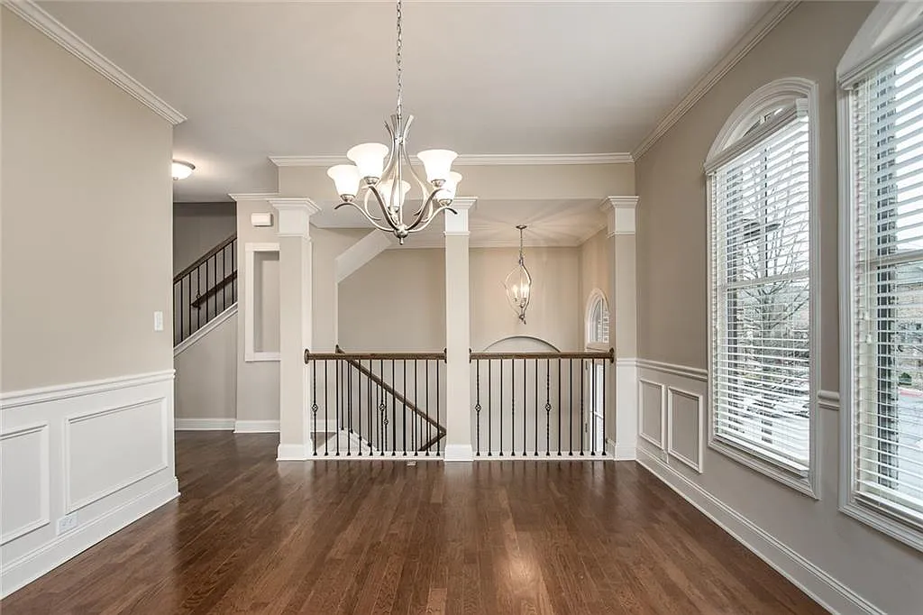 3 bed, 3.5 bath, 2300 sqft, $2,900 — Photo 4