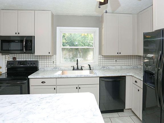 4th image of 120 Burley Way