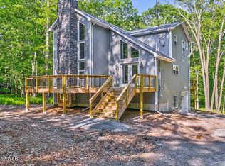 117 E Lakeview Rd, Lackawaxen, PA 18435