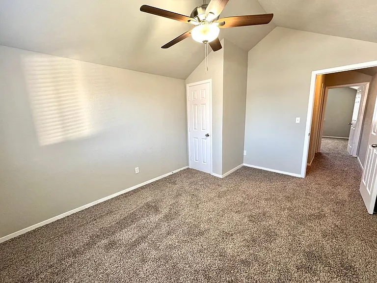 2508 S Center St — Photo 11