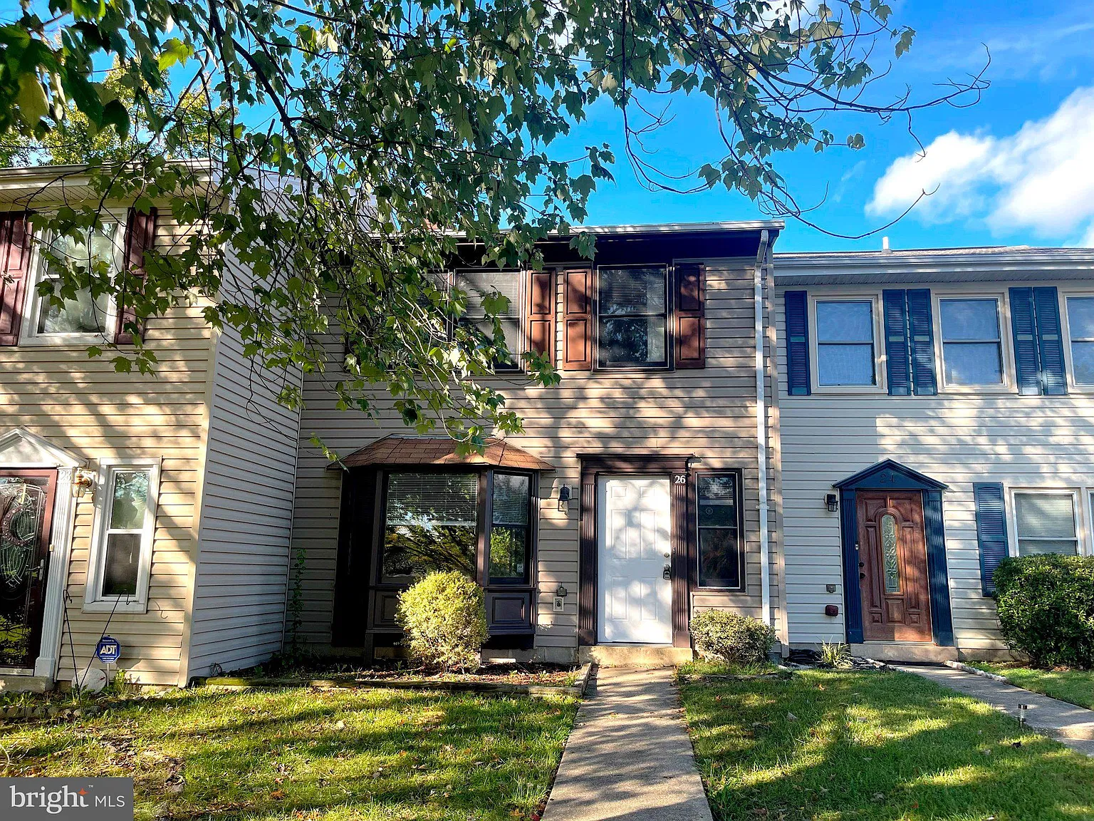 3 bed, 1.5 bath, 1280 sqft, $2,195 — Photo 1