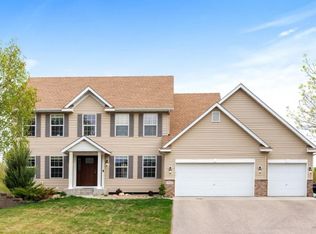 316 Sunshine Ln, Faribault, MN 55021