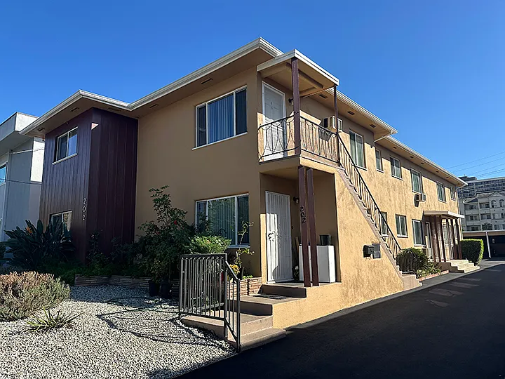 202 E Fairview Ave #102 — Photo 1
