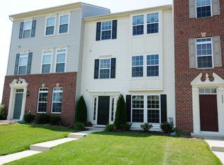 42999 Edgewater St, Chantilly, VA 20152