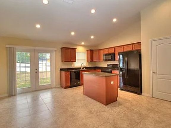 2nd image of 13 Hemlock Trace Ct