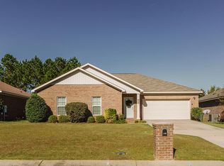104 Erie Dr, Dothan, AL 36301