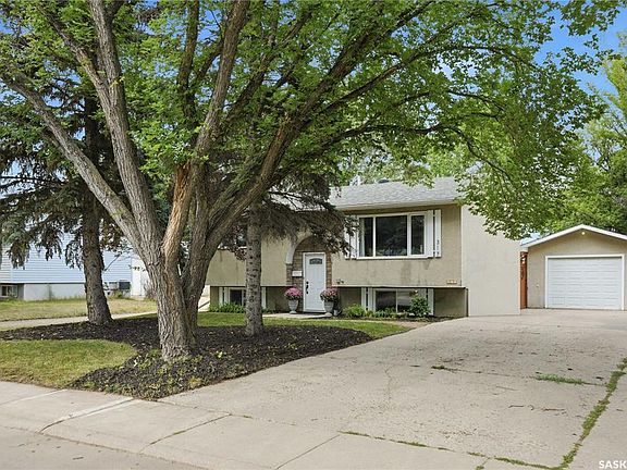 3rd image of 317 Simon Fraser CRESCENT